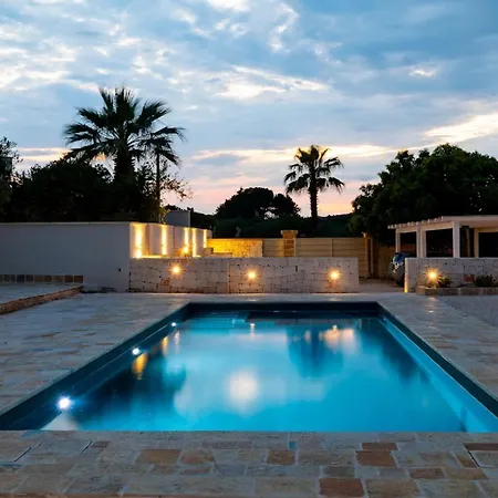 בית כפרי Panoramica Con Piscina Monte Mirto אוסטוני