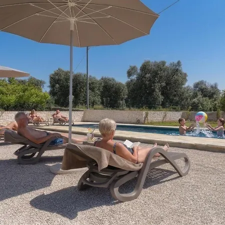 Panoramica Con Piscina Monte Mirto Ostuni