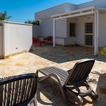 בית כפרי Panoramica Con Piscina Monte Mirto אוסטוני