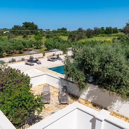 בית כפרי Panoramica Con Piscina Monte Mirto אוסטוני