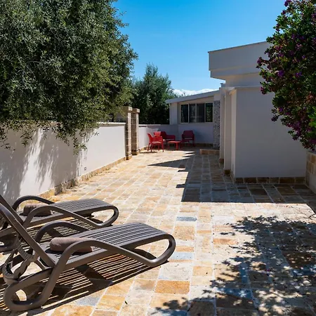 בית כפרי Panoramica Con Piscina Monte Mirto